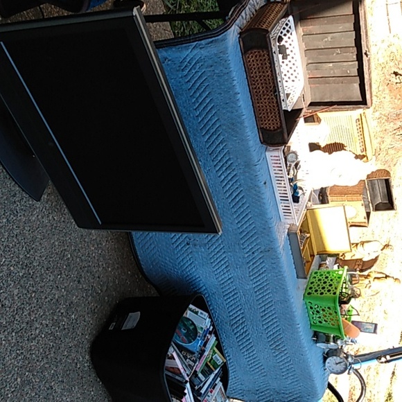 Desk exercise stuff, shoes,close, - Picture 2 of 4